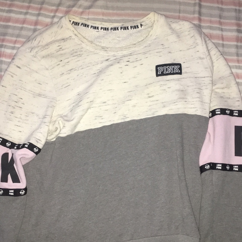 PINK Victoria Secret sweatshirt it’s a large with great condition